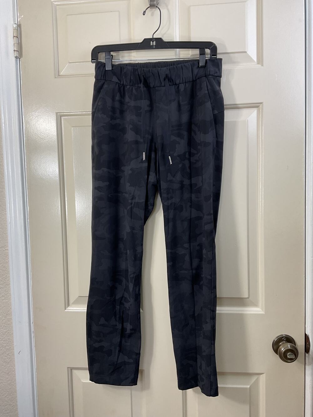 Lululemon Women’s Black Camo Stretch Pull-On Pants Size 4